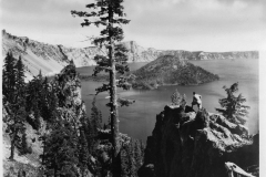 24-Wizard-Island-Crater-Lake-Oregon.-Southern-Pacific-Cpmpany.