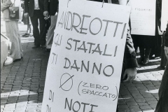 52 Lidia Mileto ph.Manifestazione degli statali. Roma 18-11-1977.