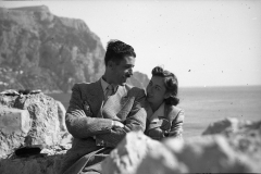 A2 176 Capri 17 ottobre 1946. Gianni e Marcella a Capri