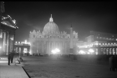 A4 311 Roma 1 novembre 1950. San Pietro illuminato per la proclamazione del dogma dell’Assunzione