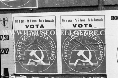 A7-838-Roma-maggio-1953Manifesti-in-lotta-ovvero-aspetti-della-propaganda-elettorale-per-le-politiche-del-7-giugno-1953