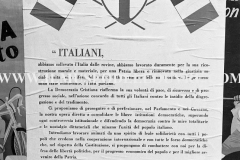 A7-842-Roma-maggio-1953Manifesti-in-lotta-ovvero-aspetti-della-propaganda-elettorale-per-le-politiche-del-7-giugno-1953