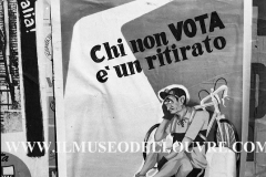 A7-879-Roma-maggio-1953Manifesti-in-lotta-ovvero-aspetti-della-propaganda-elettorale-per-le-politiche-del-7-giugno-1953
