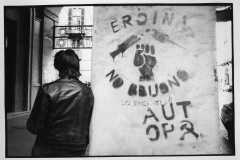 1970-anni-Torino-scritta-sul-muro-contro-a-droga-ph.-Paolo-Siccardi-